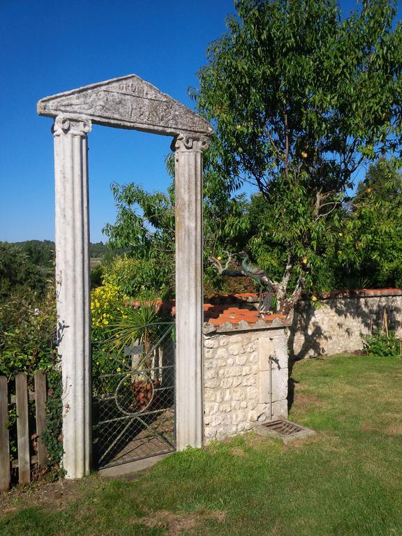 Вілла Chez Sarrazin Brossac Екстер'єр фото